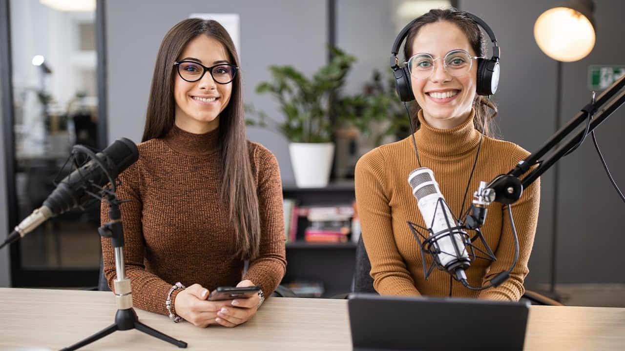 Top 5 headphones to use when podcasting